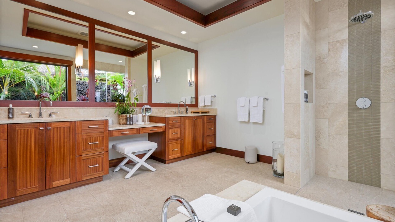 Photo of Bathroom in Kaupulehu