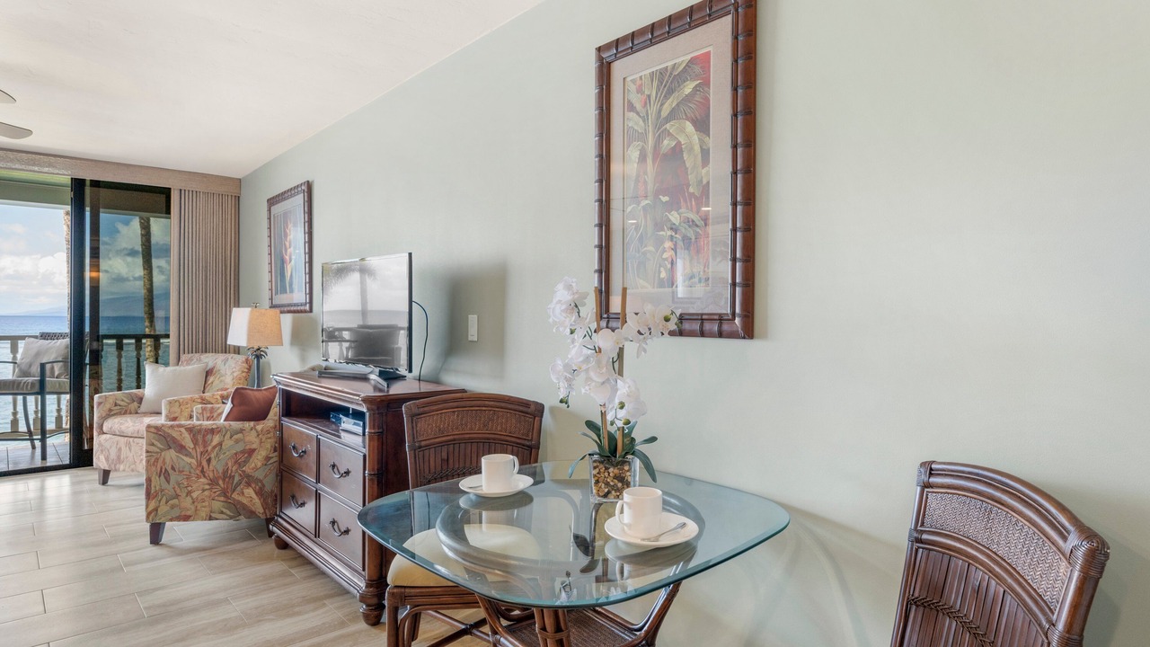 Photo of Livingroom in Historic Lahaina Front Street