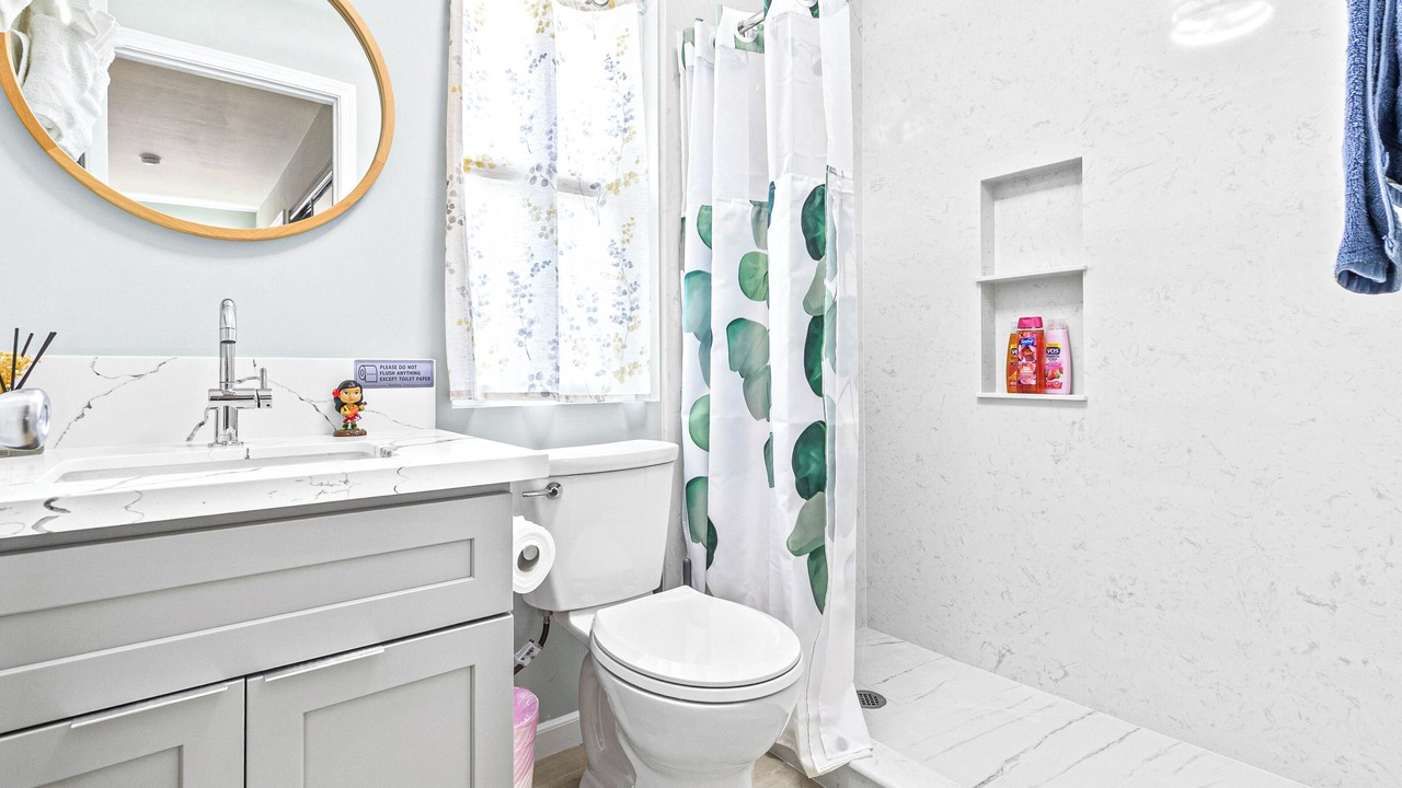 Photo of Bathroom in McCully - Moiliili