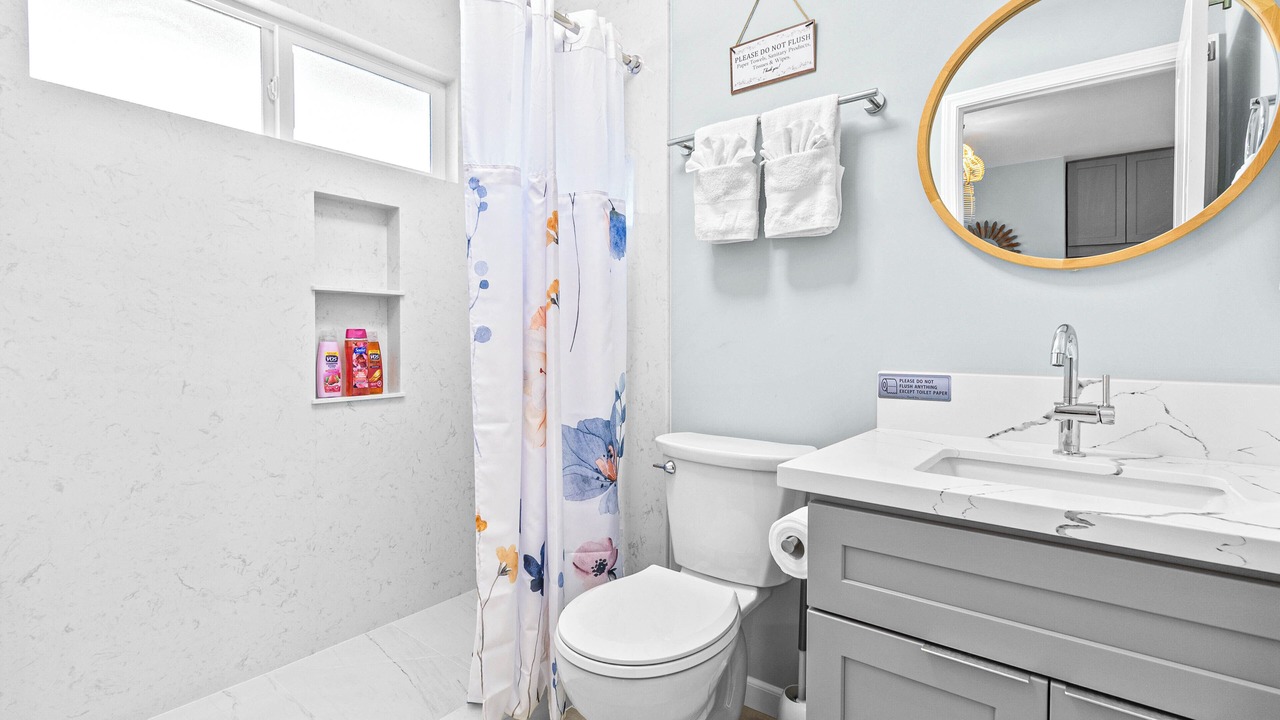 Photo of Bathroom in McCully - Moiliili