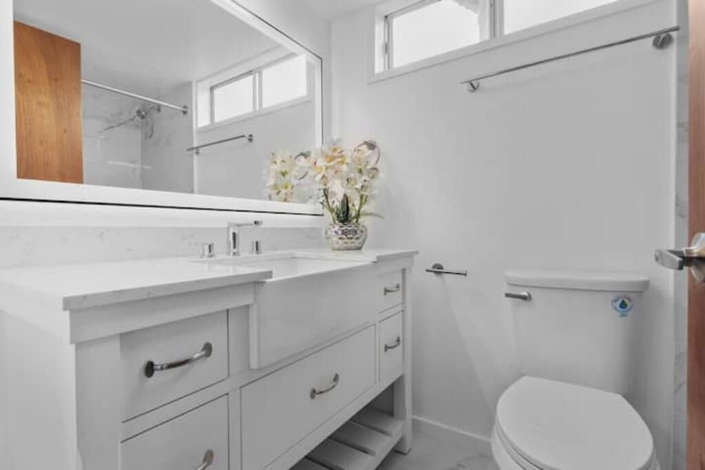 Photo of Bathroom in Kona Palisades