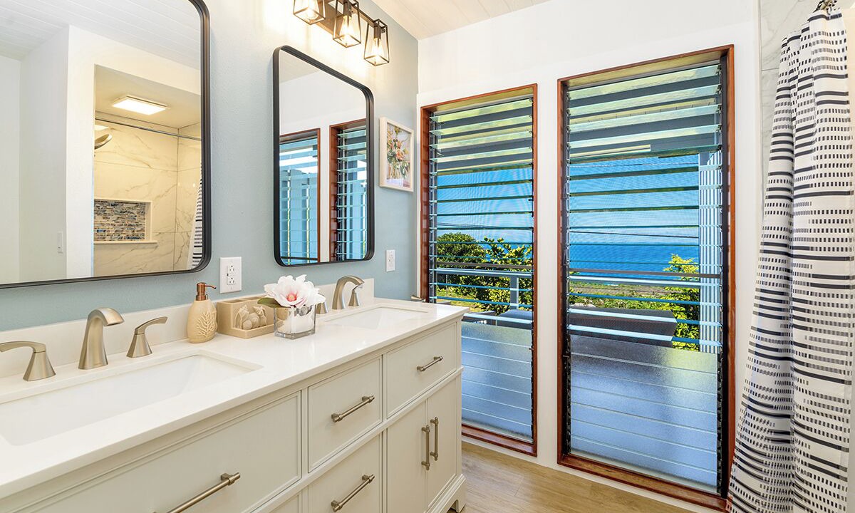 Photo of Bathroom in Kahaluu-Keauhou
