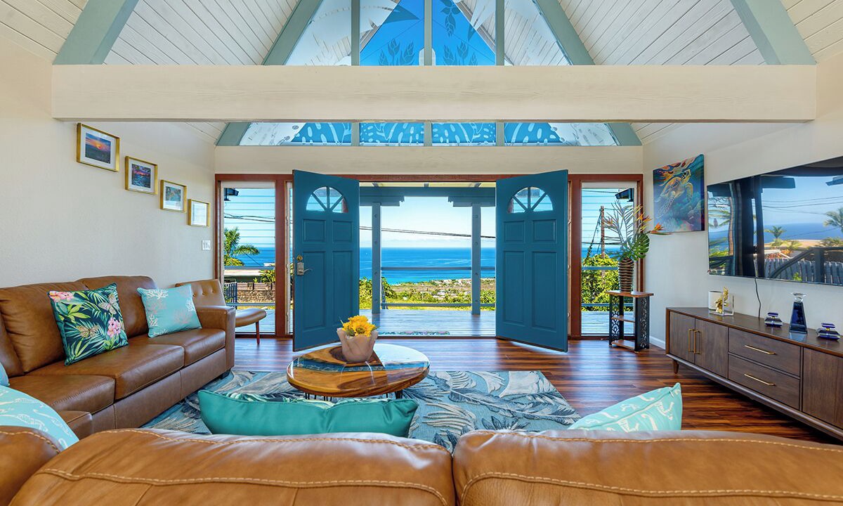 Photo of Livingroom in Kahaluu-Keauhou