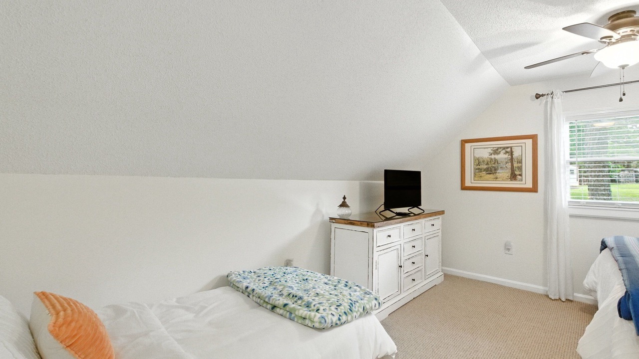 Photo of Bedroom in Townville