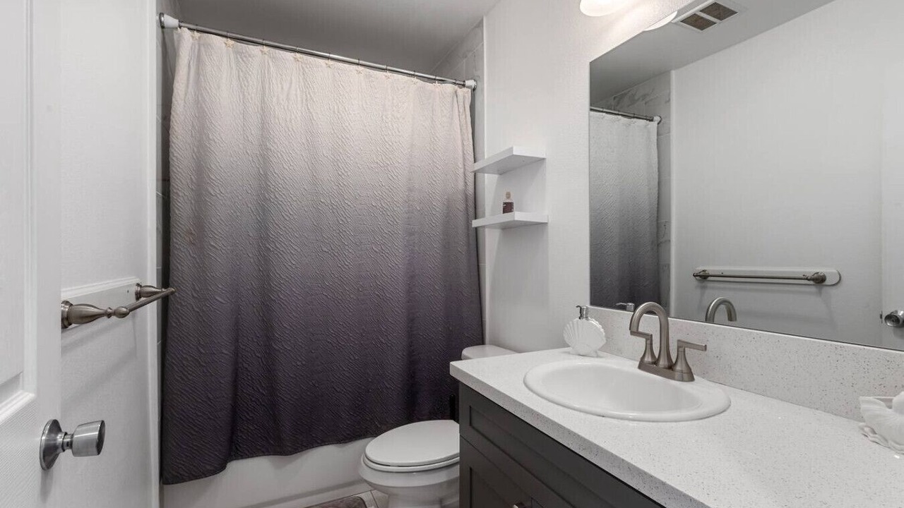 Photo of Bathroom in Kapolei