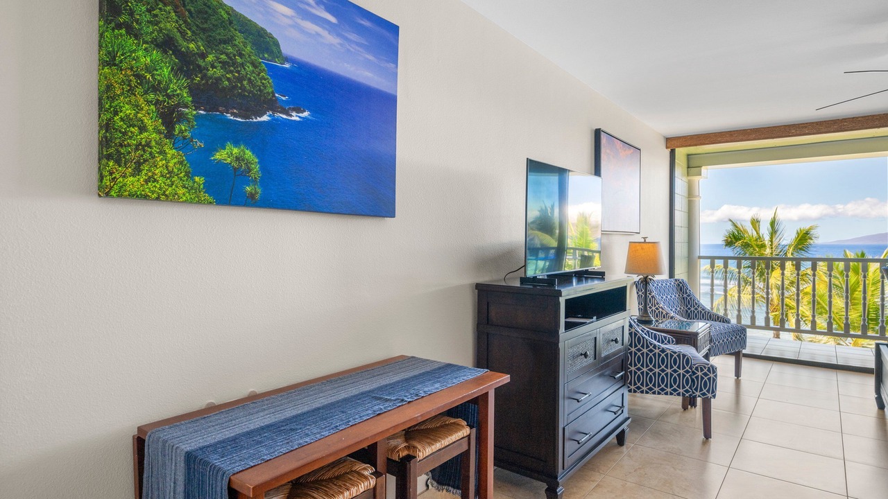 Photo of Livingroom in Historic Lahaina Front Street