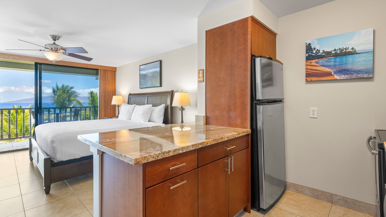Photo of Bedroom in Historic Lahaina Front Street