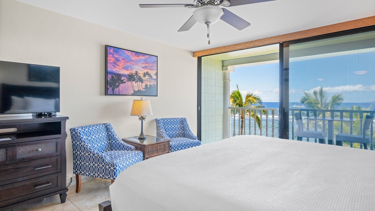 Photo of Bedroom in Historic Lahaina Front Street