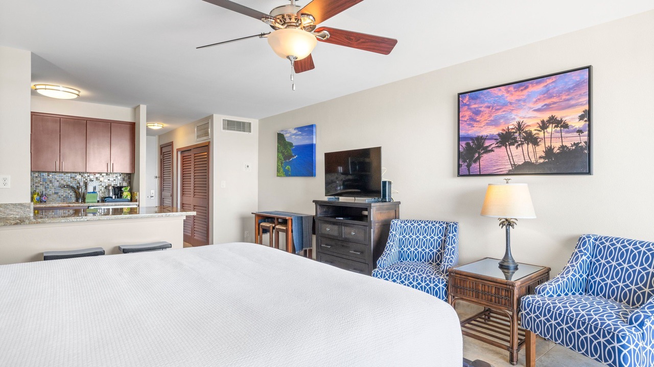Photo of Bedroom in Historic Lahaina Front Street