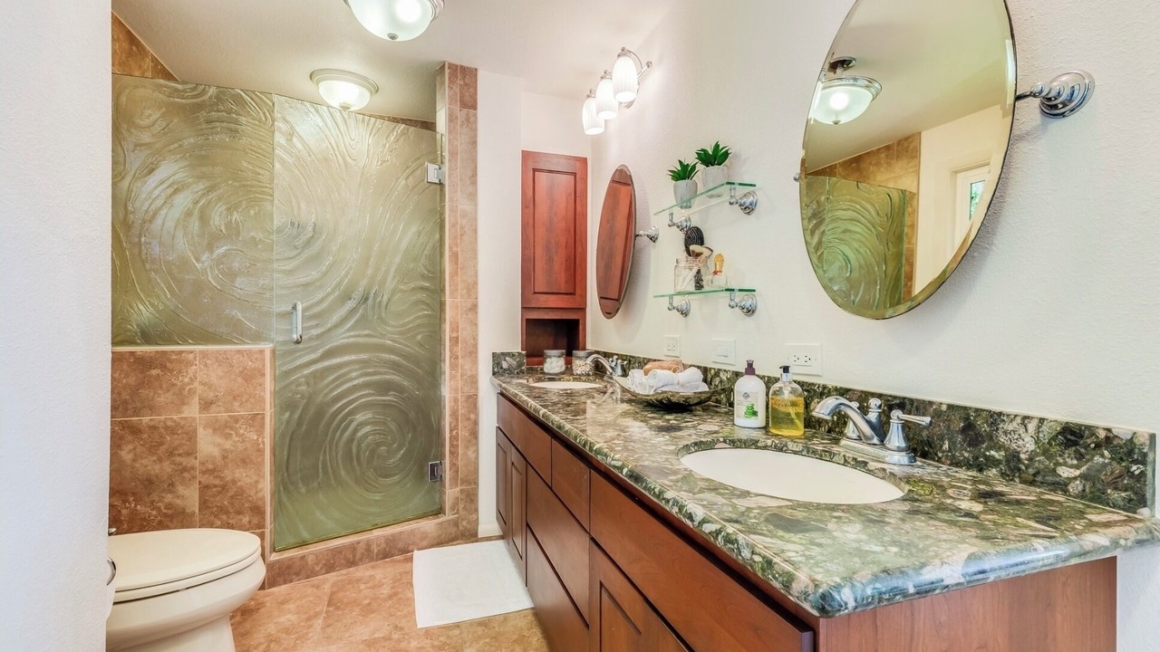 Photo of Bathroom in Kaneohe