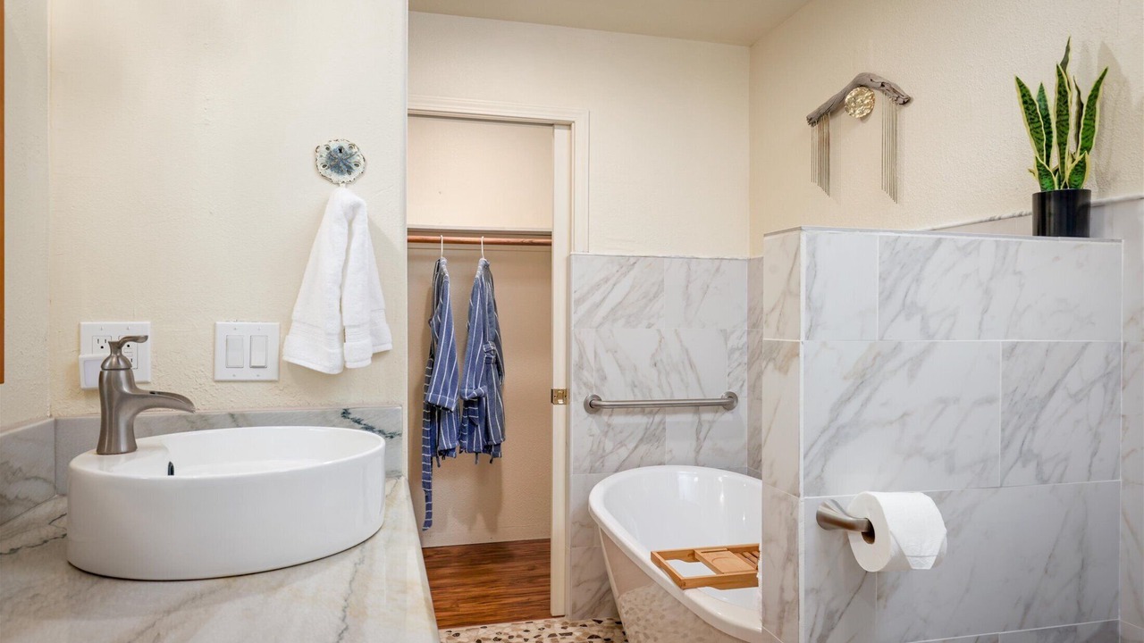 Photo of Bathroom in Kona Palisades