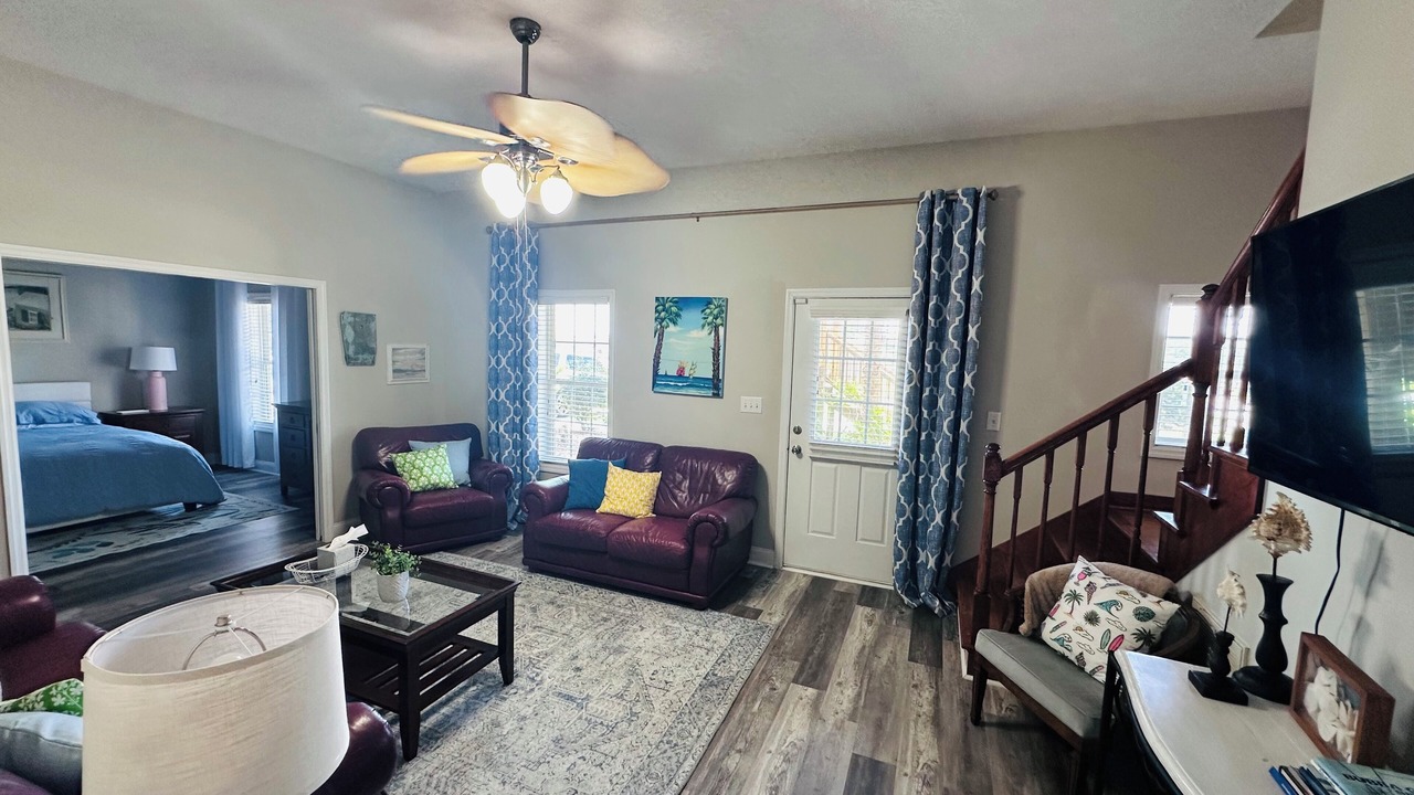 Photo of Livingroom in Cedar Point