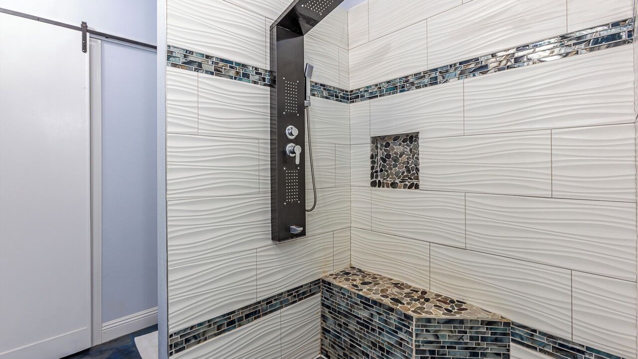 Photo of Bathroom in Maalaea
