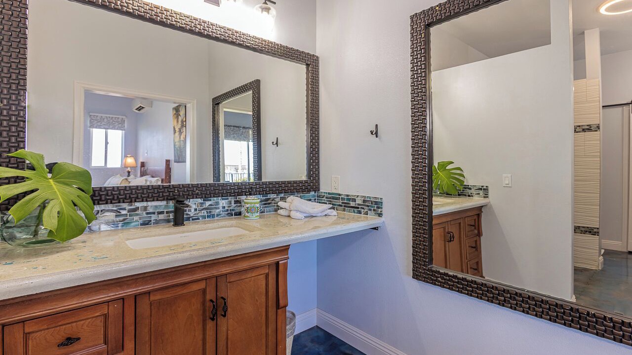 Photo of Bathroom in Maalaea