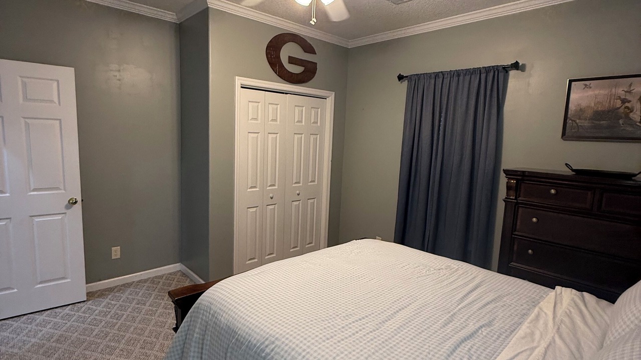 Photo of Bedroom in Cobb