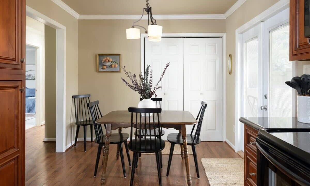 Photo of Livingroom in Pineville