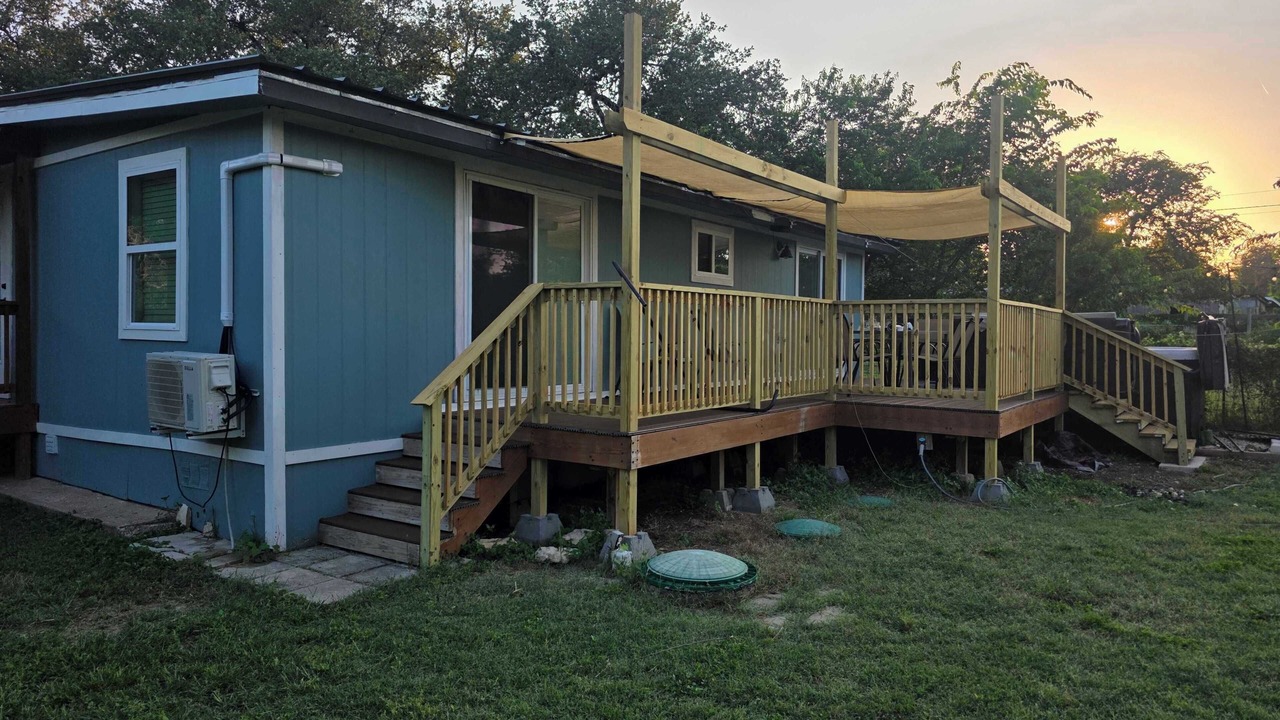 Photo of Outdoor in West Oak Hill