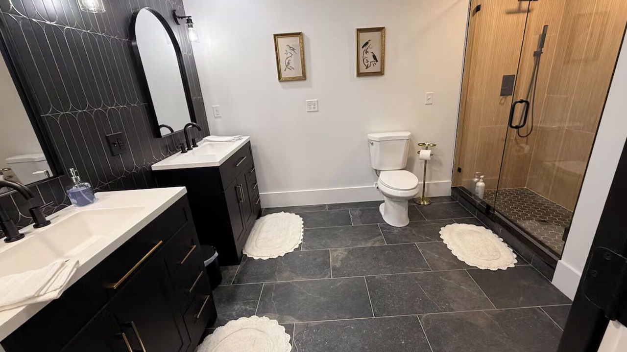 Photo of Bathroom in Newland