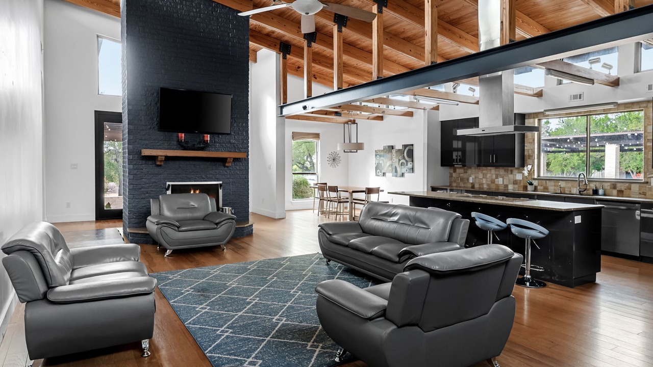 Photo of Livingroom in Brushy Creek
