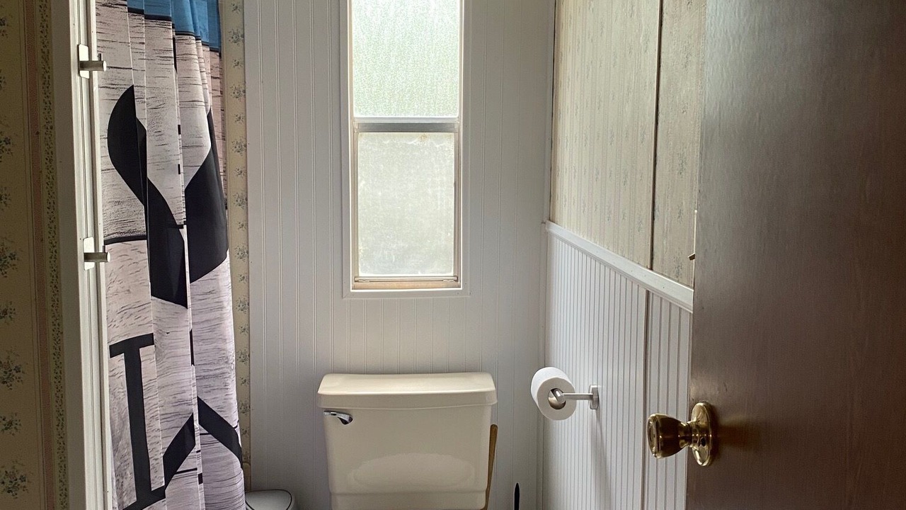 Photo of Bathroom in Gordon