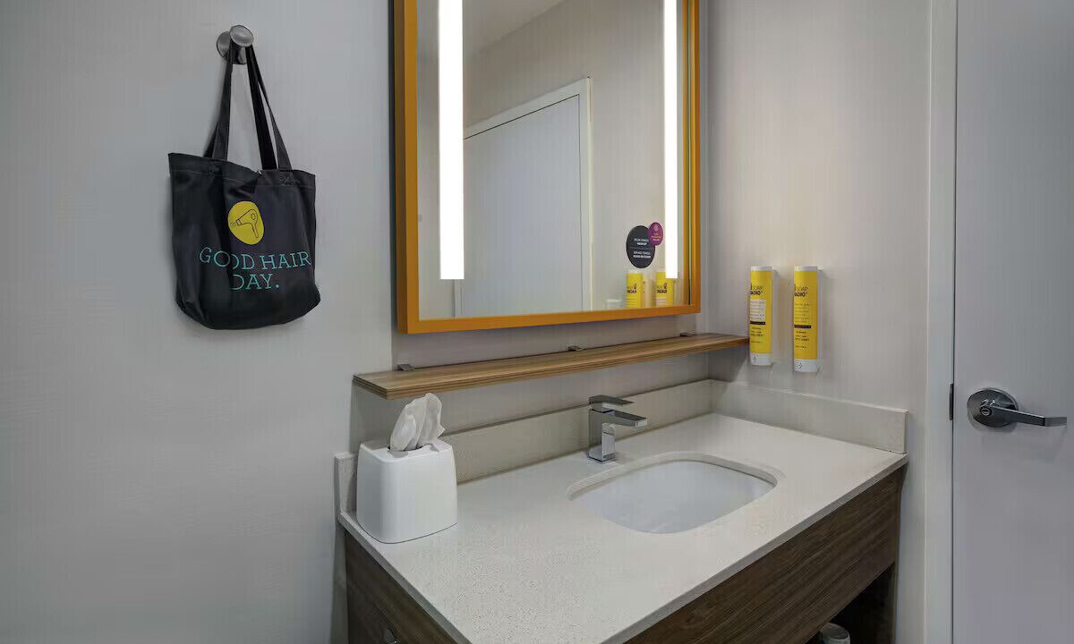 Photo of Bathroom in Montopolis