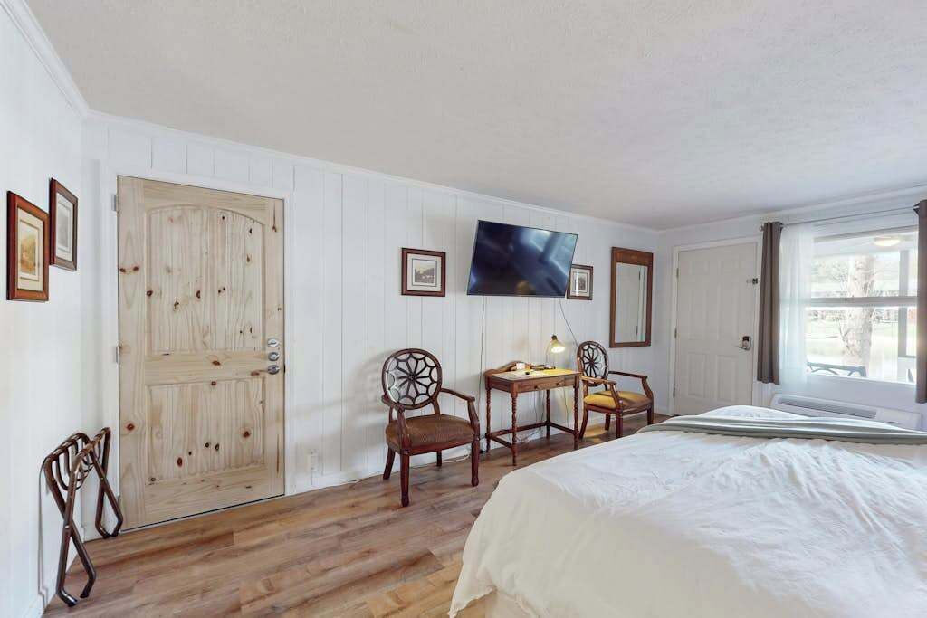 Photo of Bedroom in Flat Rock