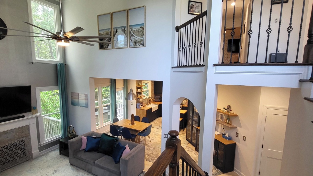 Photo of Livingroom in Suwanee
