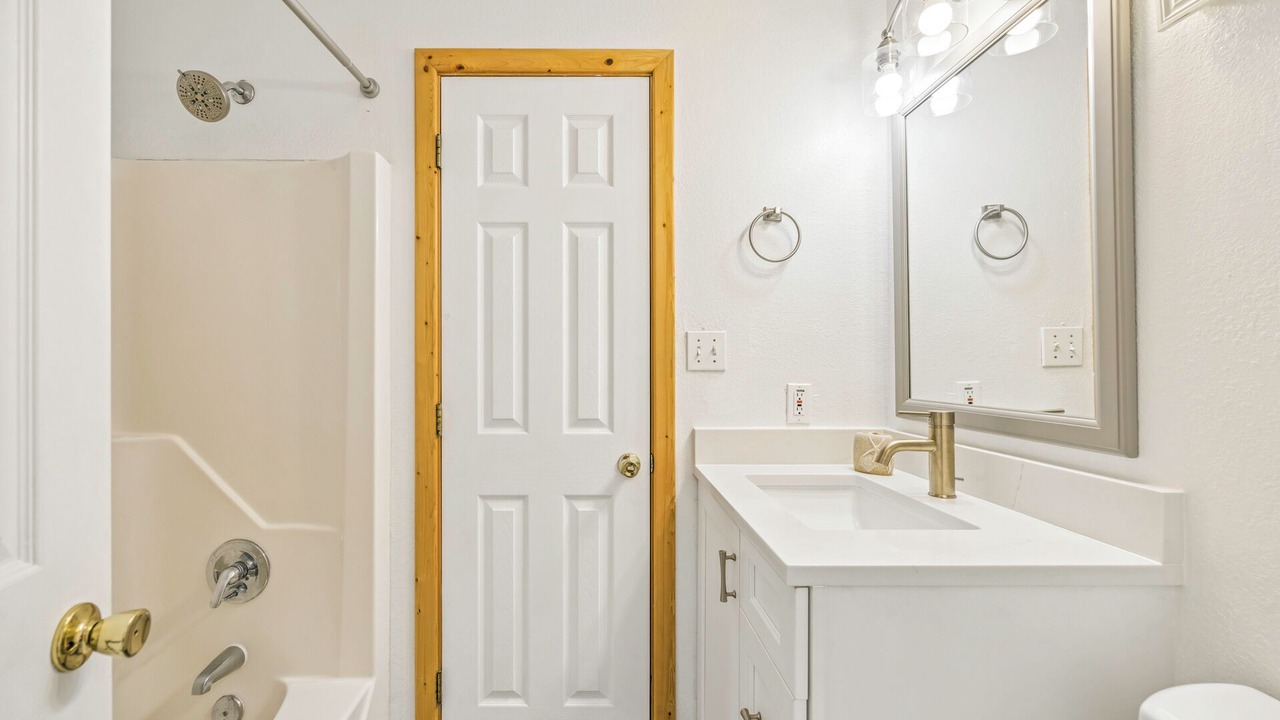 Photo of Bathroom in Farrow Shores