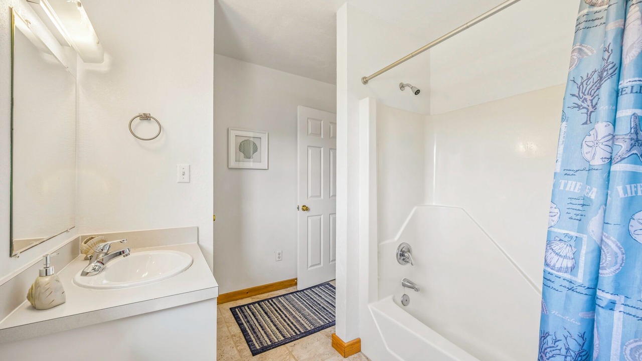 Photo of Bathroom in Farrow Shores