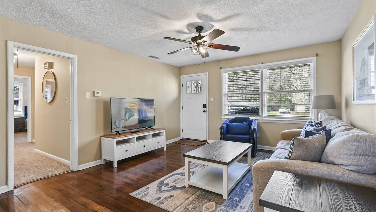 Photo of Livingroom in Port Wentworth