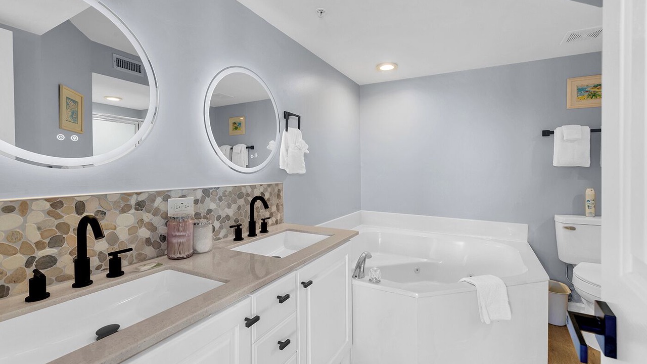Photo of Bathroom in Ocean Drive