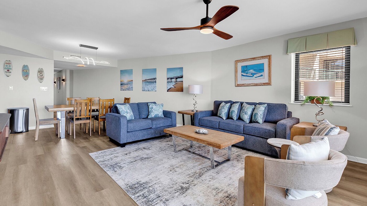 Photo of Livingroom in Ocean Drive