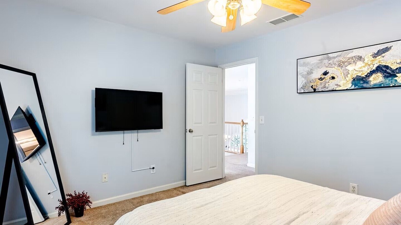 Photo of Bedroom in Lilburn