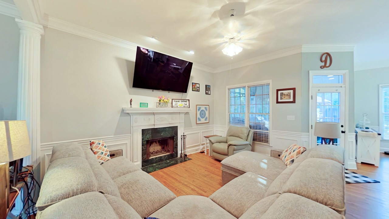 Photo of Livingroom in Evans