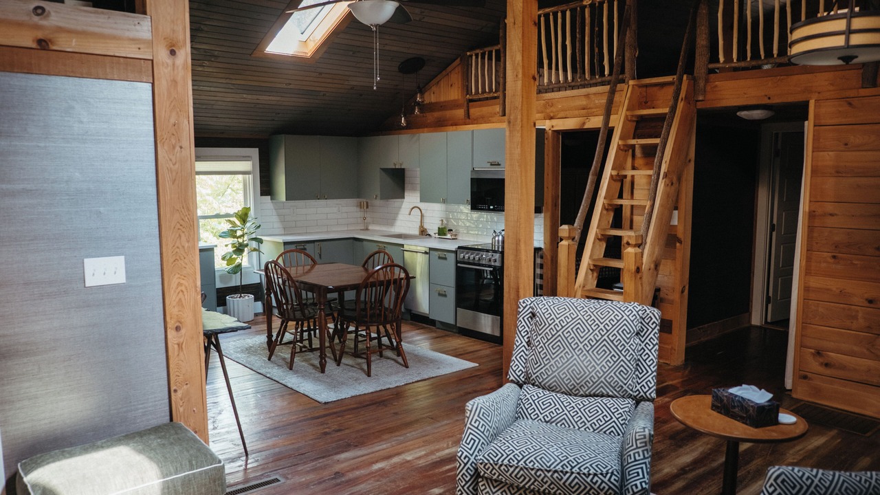 Photo of Livingroom in Lenoir