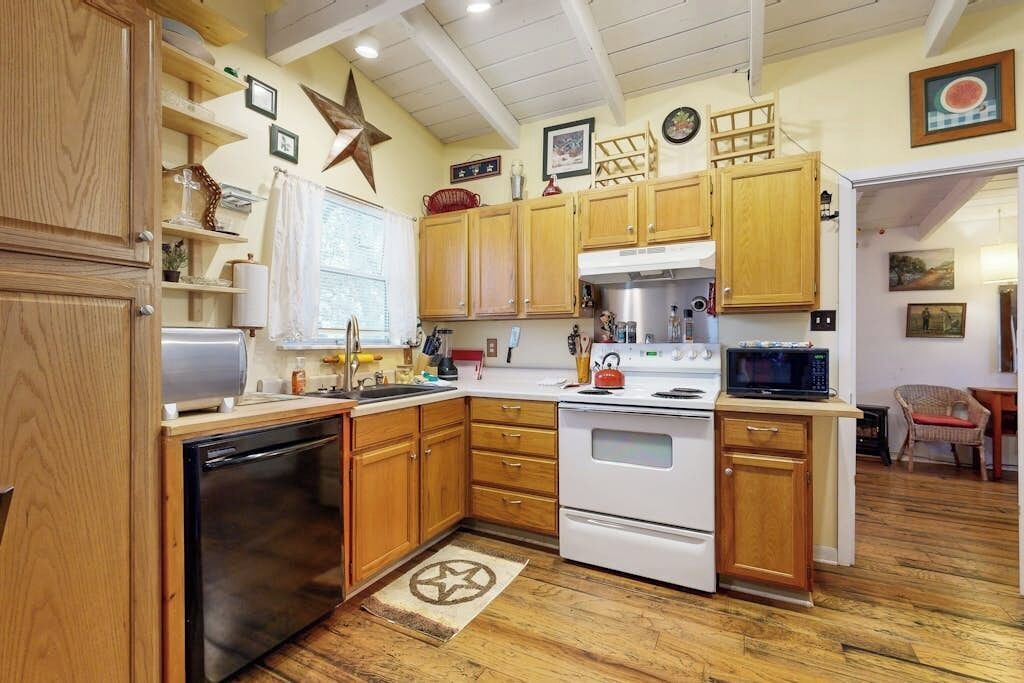Photo of Kitchen in Silver Creek Village