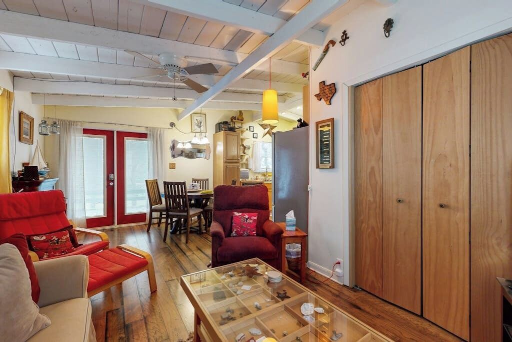 Photo of Livingroom in Silver Creek Village