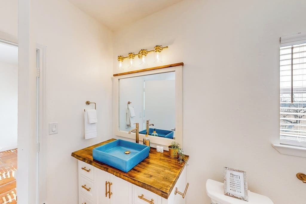 Photo of Bathroom in Lago Vista