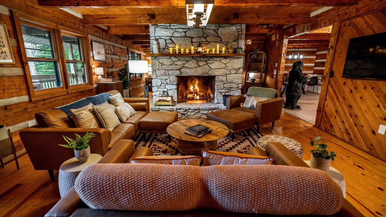 Photo of Livingroom in Weaverville