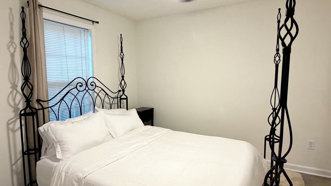 Photo of Bedroom in Suwanee