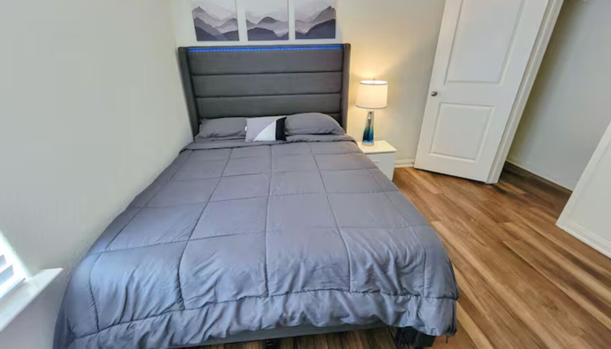 Photo of Bedroom in Manor
