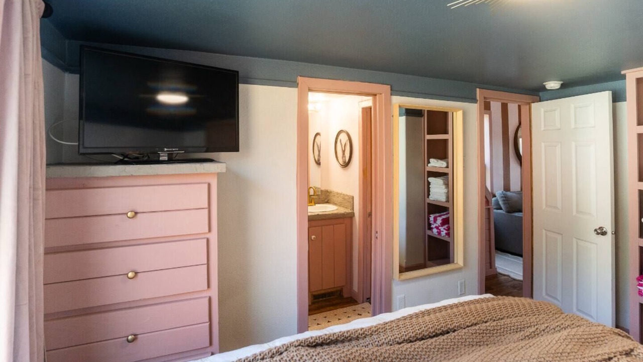 Photo of Bedroom in Hudson Bend