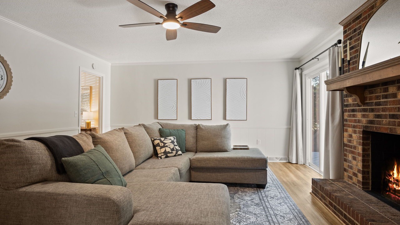 Photo of Livingroom in Greenville - Spartanburg