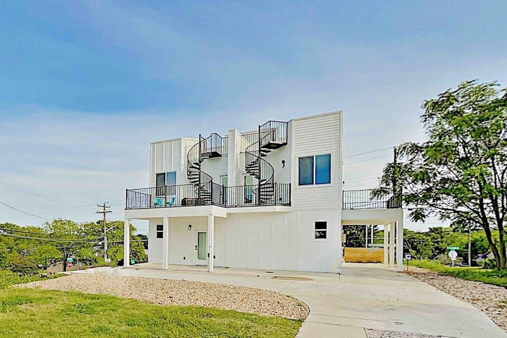 Photo of Outdoor in Foster Heights