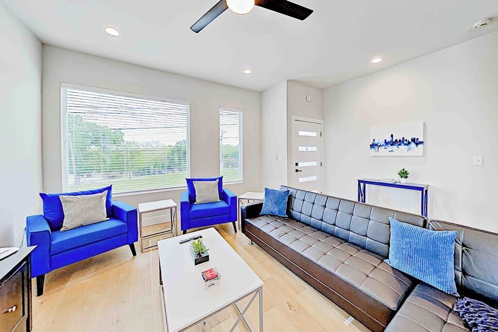 Photo of Livingroom in Foster Heights