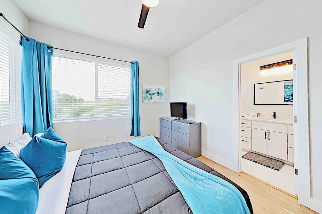 Photo of Bedroom in Foster Heights