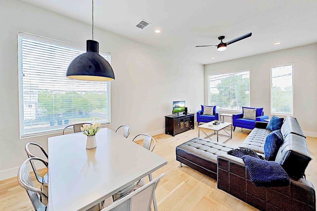 Photo of Livingroom in Foster Heights