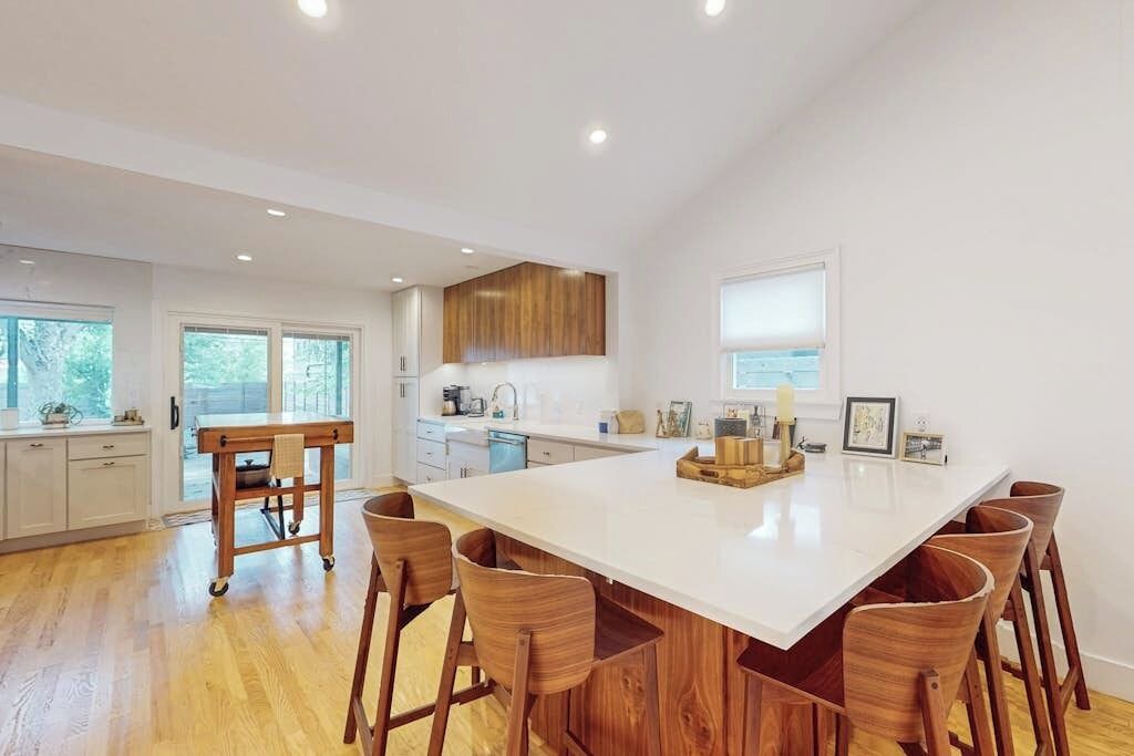 Photo of Kitchen in South River City
