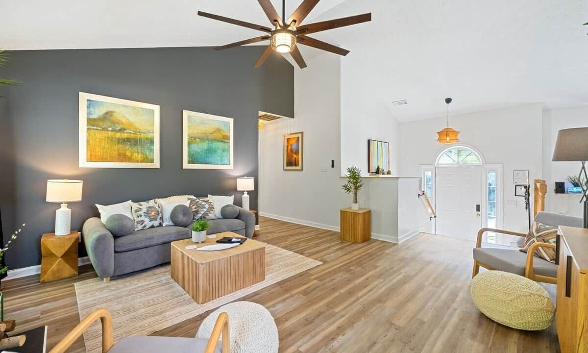 Photo of Livingroom in Lawrenceville