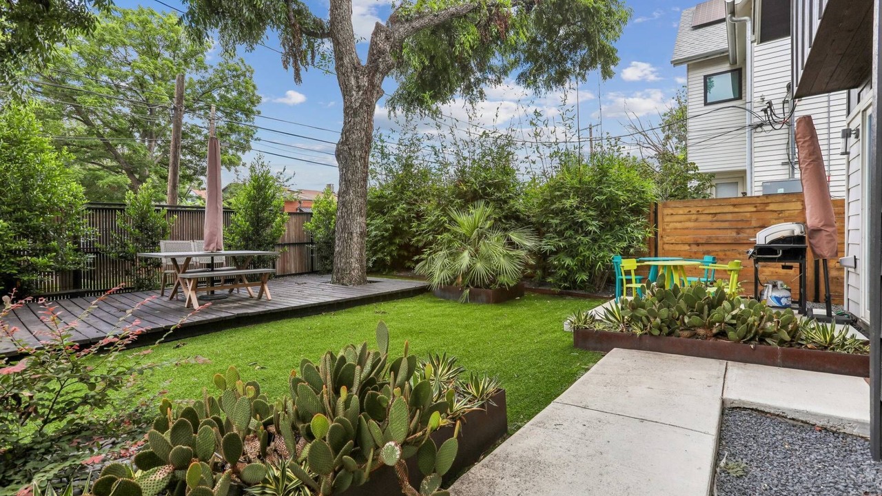 Photo of Outdoor in Holly